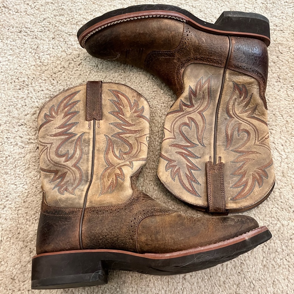 Ariat boots.